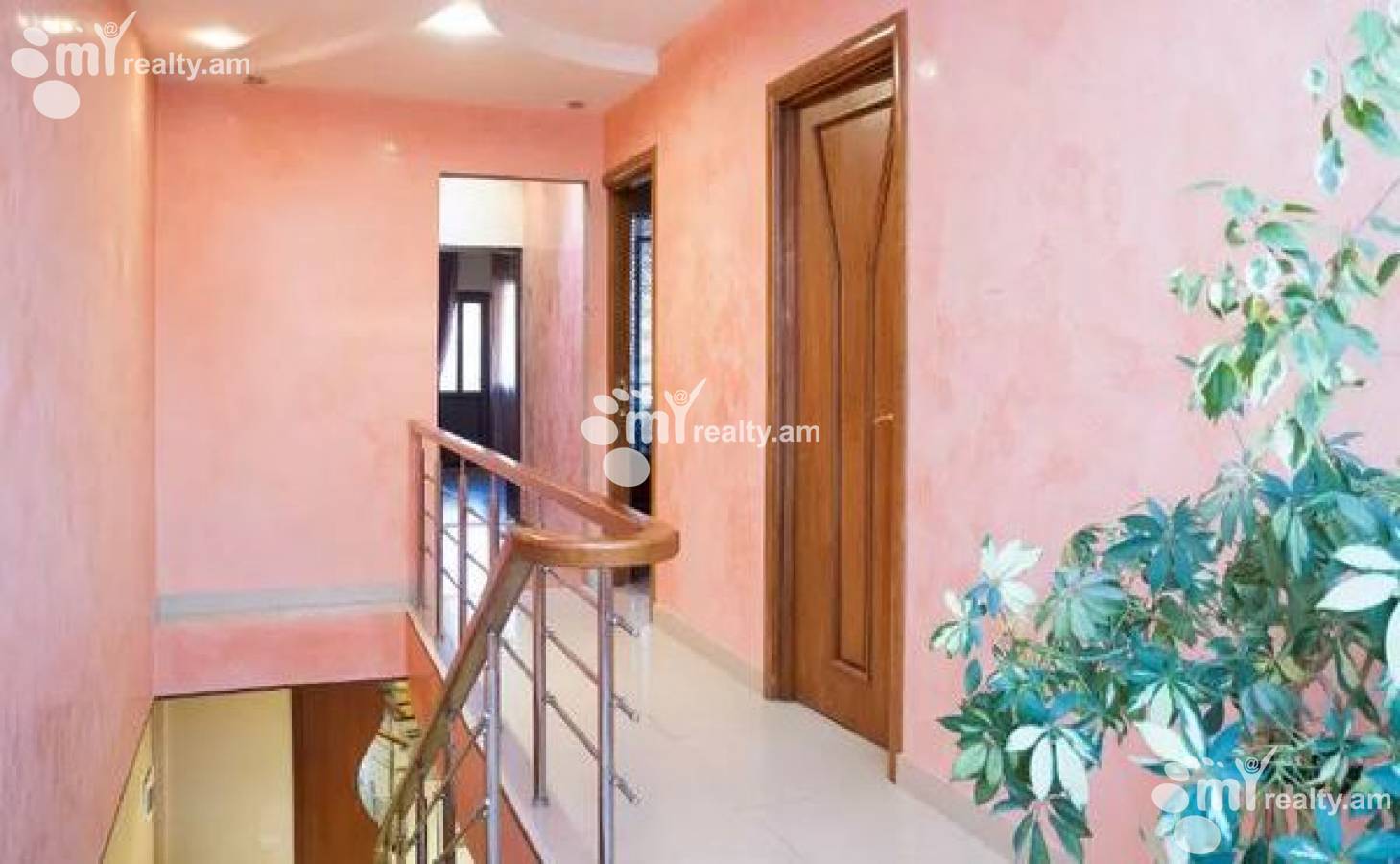 4 սենյականոց բնակարան  Սարյան փող, Կենտրոն Երևան, 122757