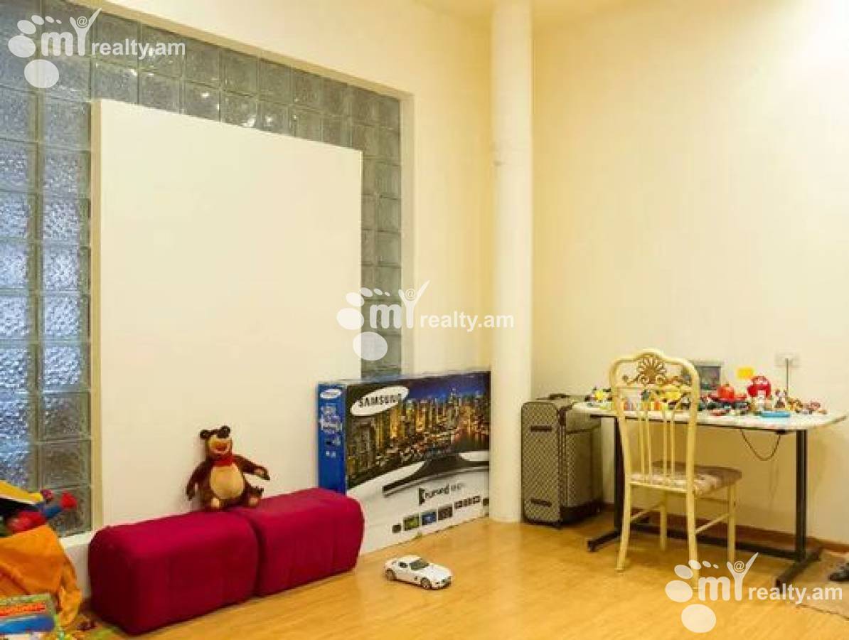 4 սենյականոց բնակարան  Սարյան փող, Կենտրոն Երևան, 122757