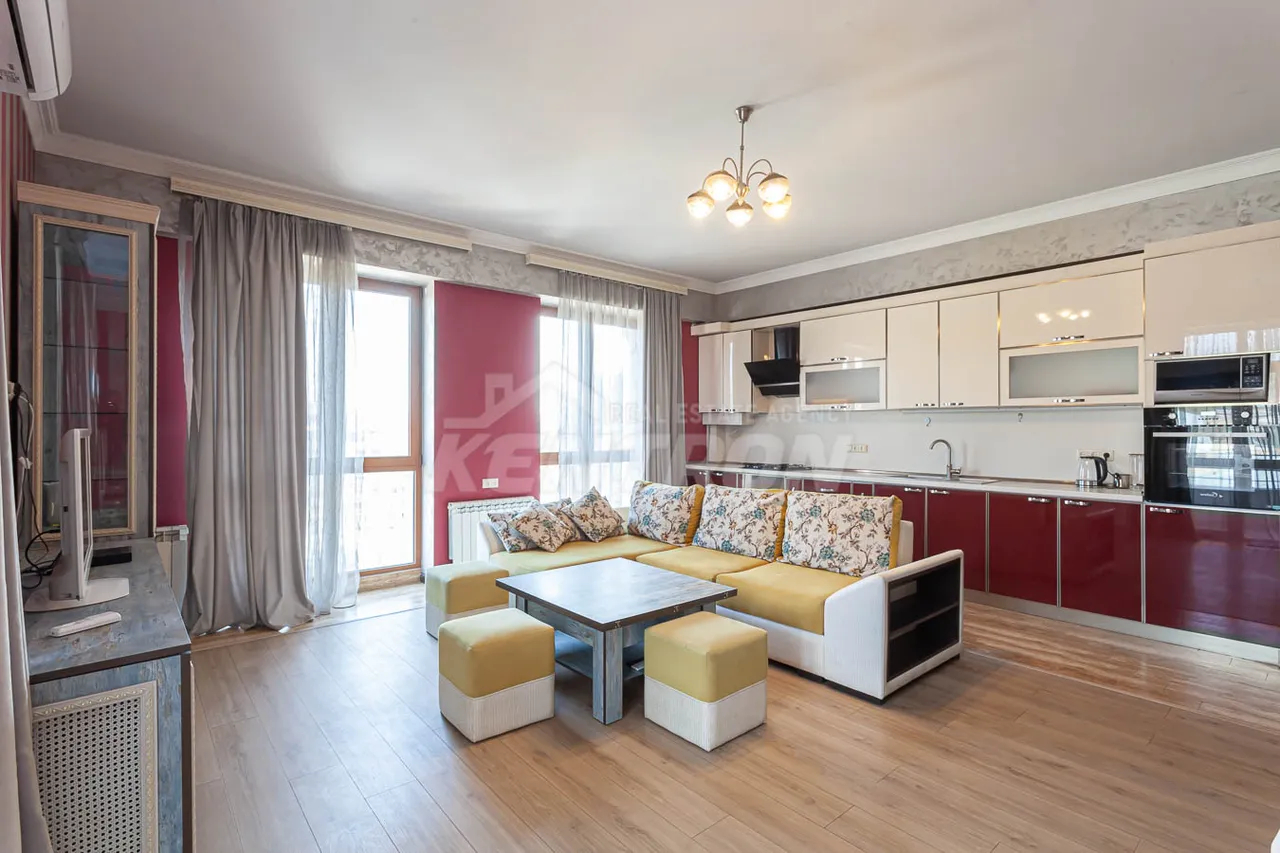 3 bedroom apartment for rent Mashtots Ave, Center Yerevan, 158796