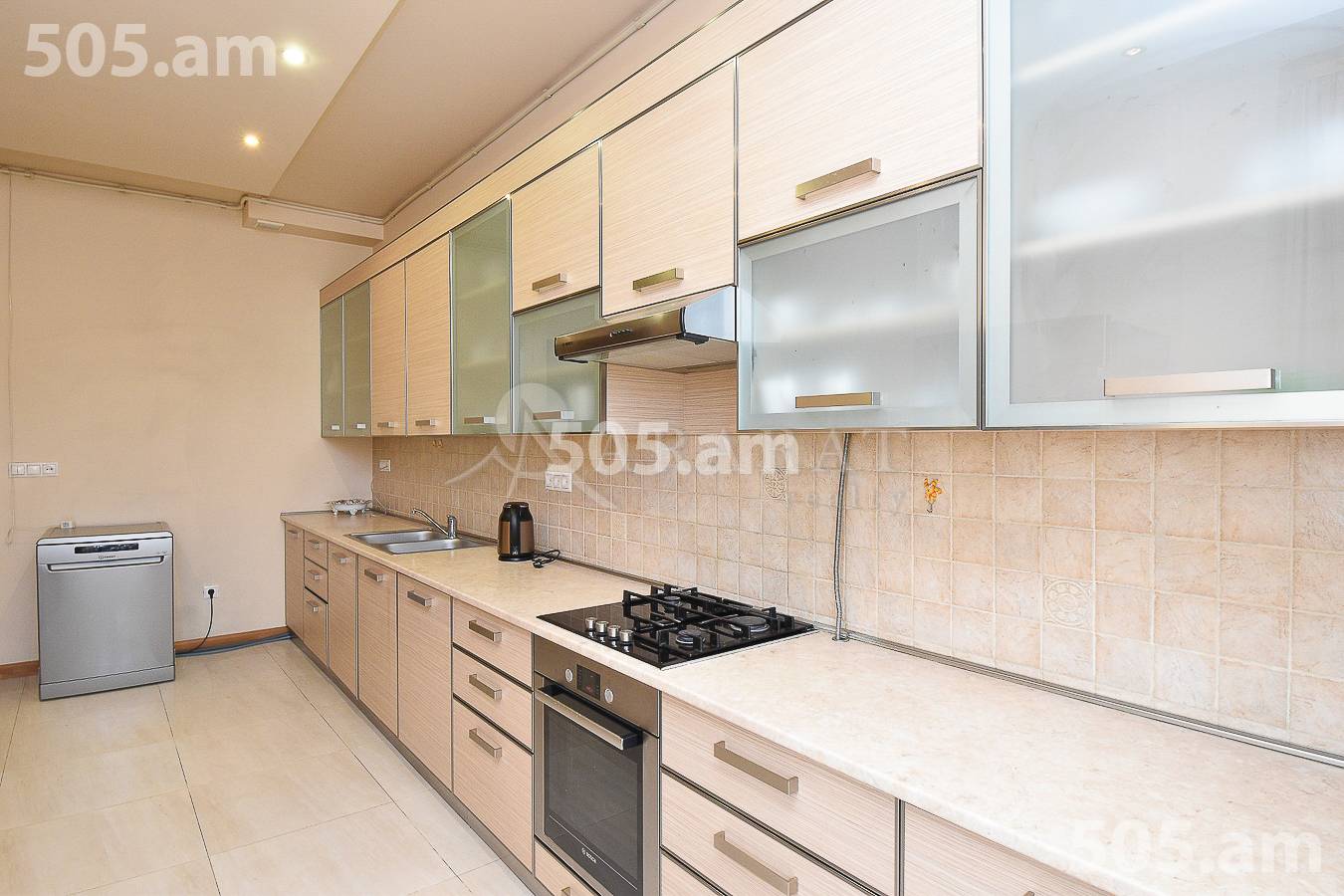 4 bedroom apartment for sale خیابان سایات نووآ, مرکز شهر ایروان, 155781