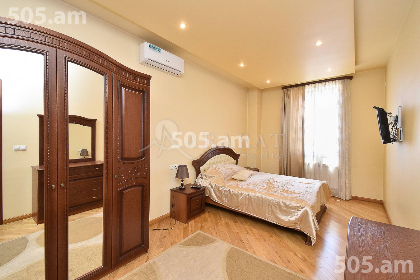 4 bedroom apartment for sale خیابان سایات نووآ, مرکز شهر ایروان, 155781