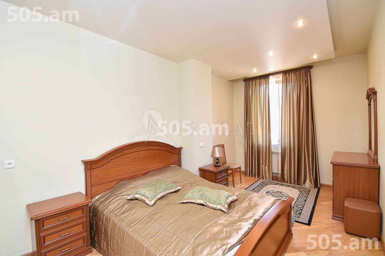 4 bedroom apartment for sale خیابان سایات نووآ, مرکز شهر ایروان, 155781