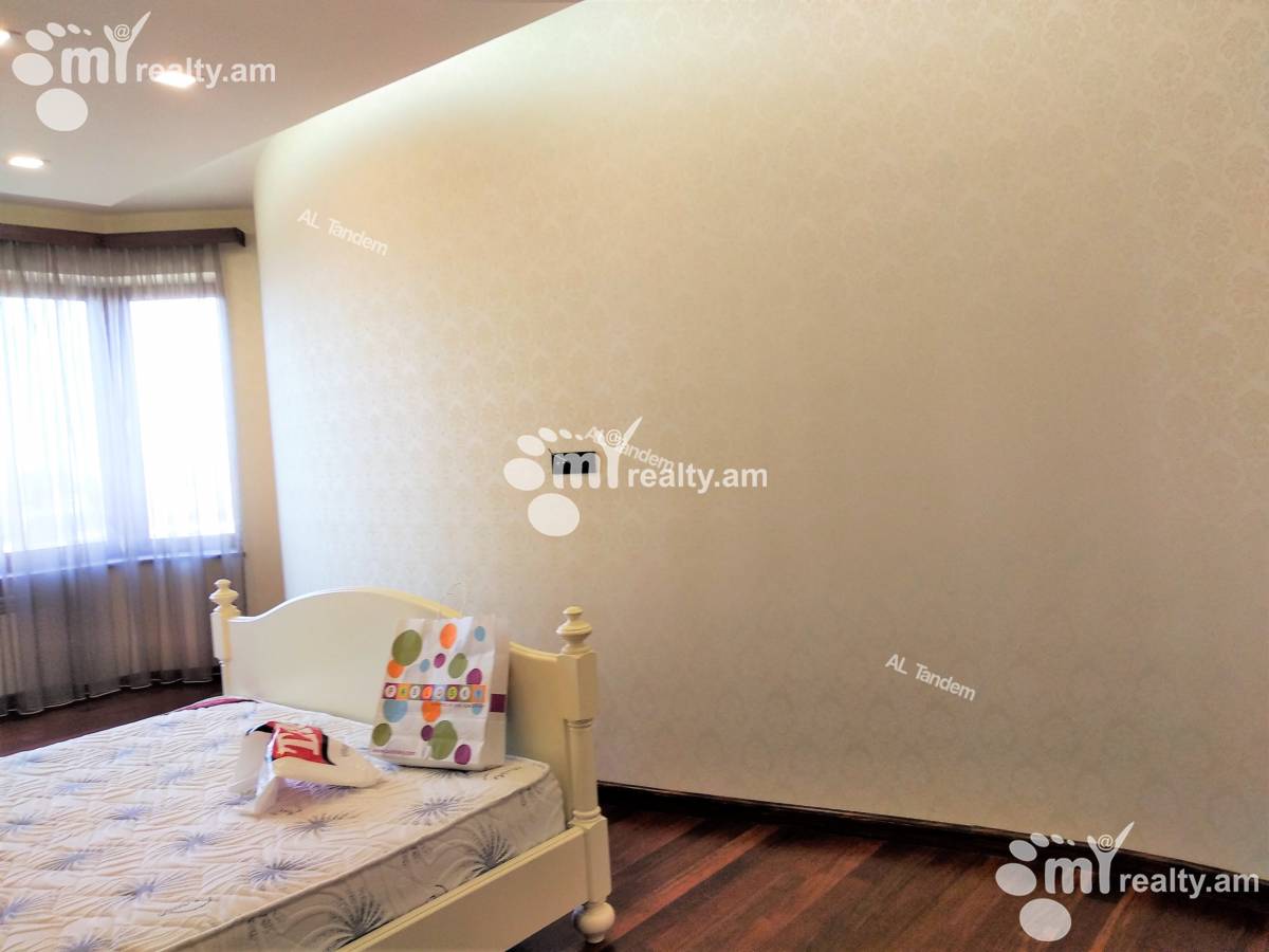 3 bedroom apartment for rent Vardanants St, Center Yerevan, 125911