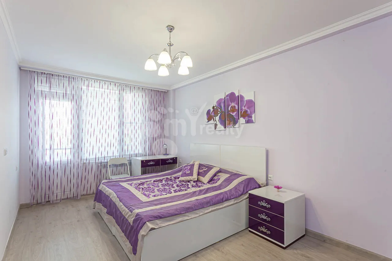 3 bedroom apartment for rent Mashtots Ave, Center Yerevan, 159963