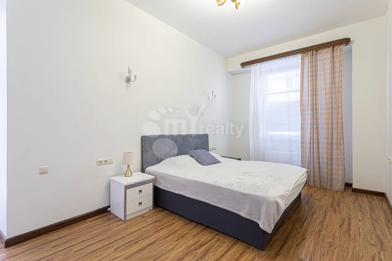 4 bedroom apartment for rent Amiryan St, Center Yerevan, 160919
