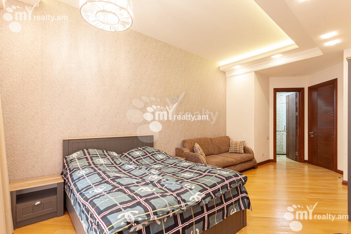 3 bedroom apartment for rent Yekmalyan St, Center Yerevan, 154623