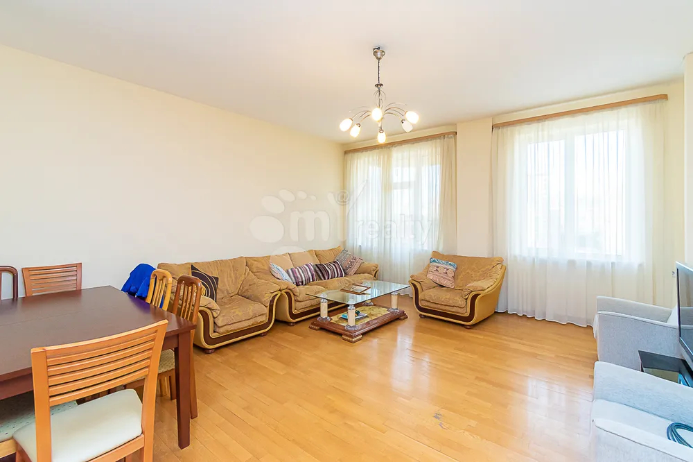 norakaruyc-bnakaran/2-senyakanoc/Paronyan+St/Center/Yerevan