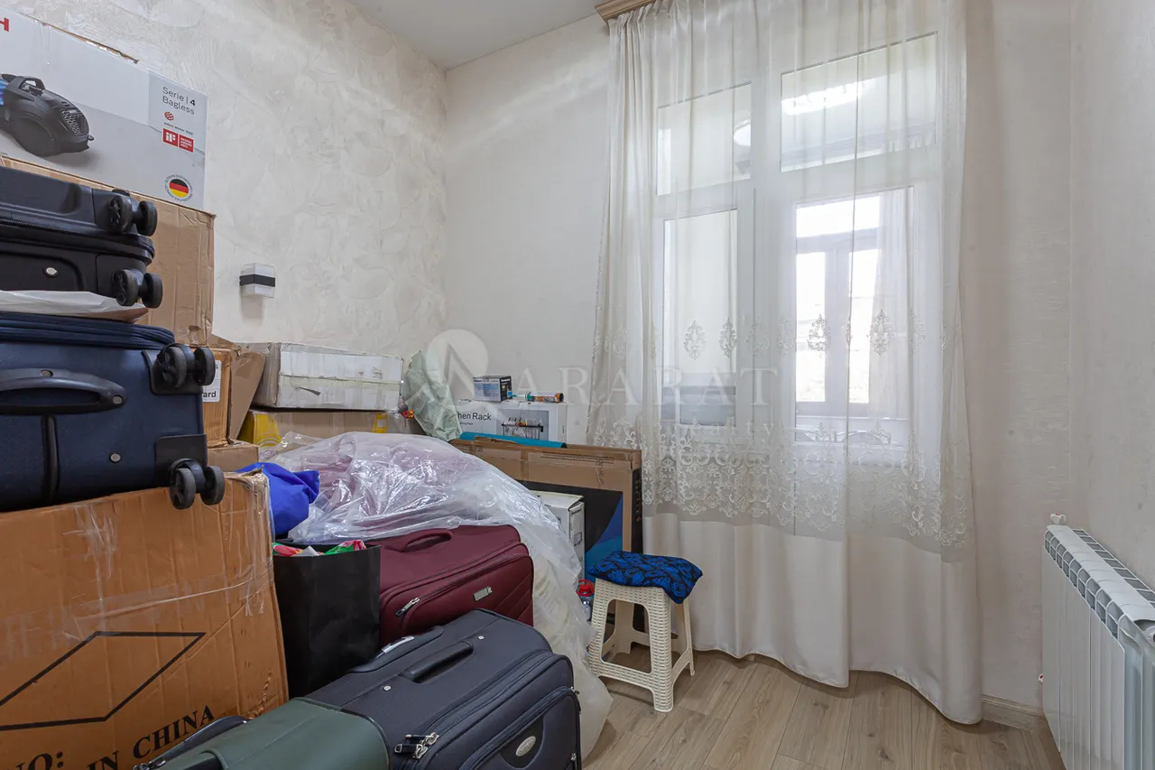 Снять 3 комнатную квартиру Паронян ул, Центр Ереван, 157955