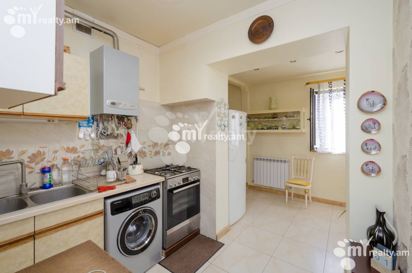 3 bedroom apartment for sale Zakyan St, Center Yerevan, 138329