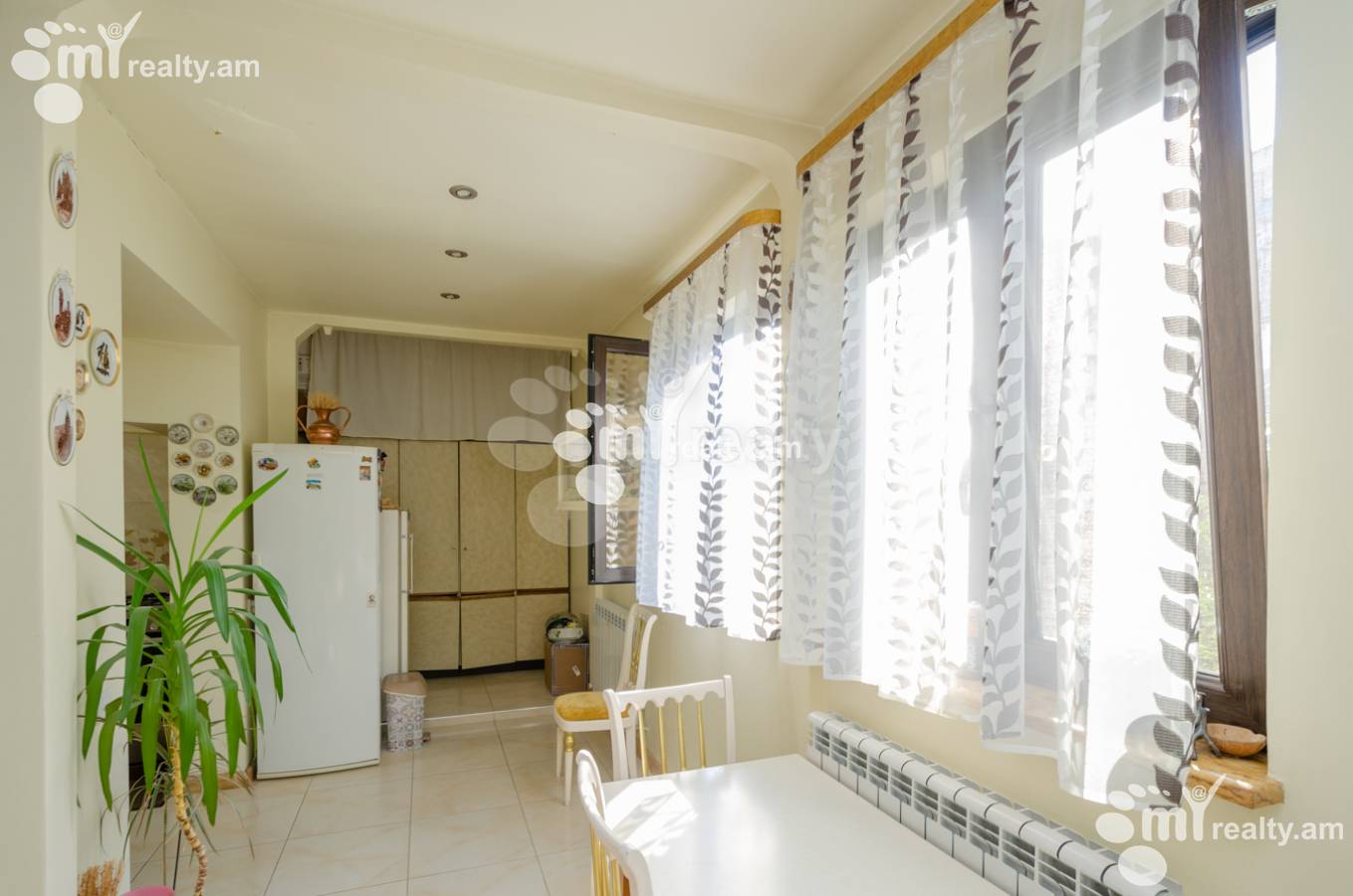 3 bedroom apartment for sale Zakyan St, Center Yerevan, 138329