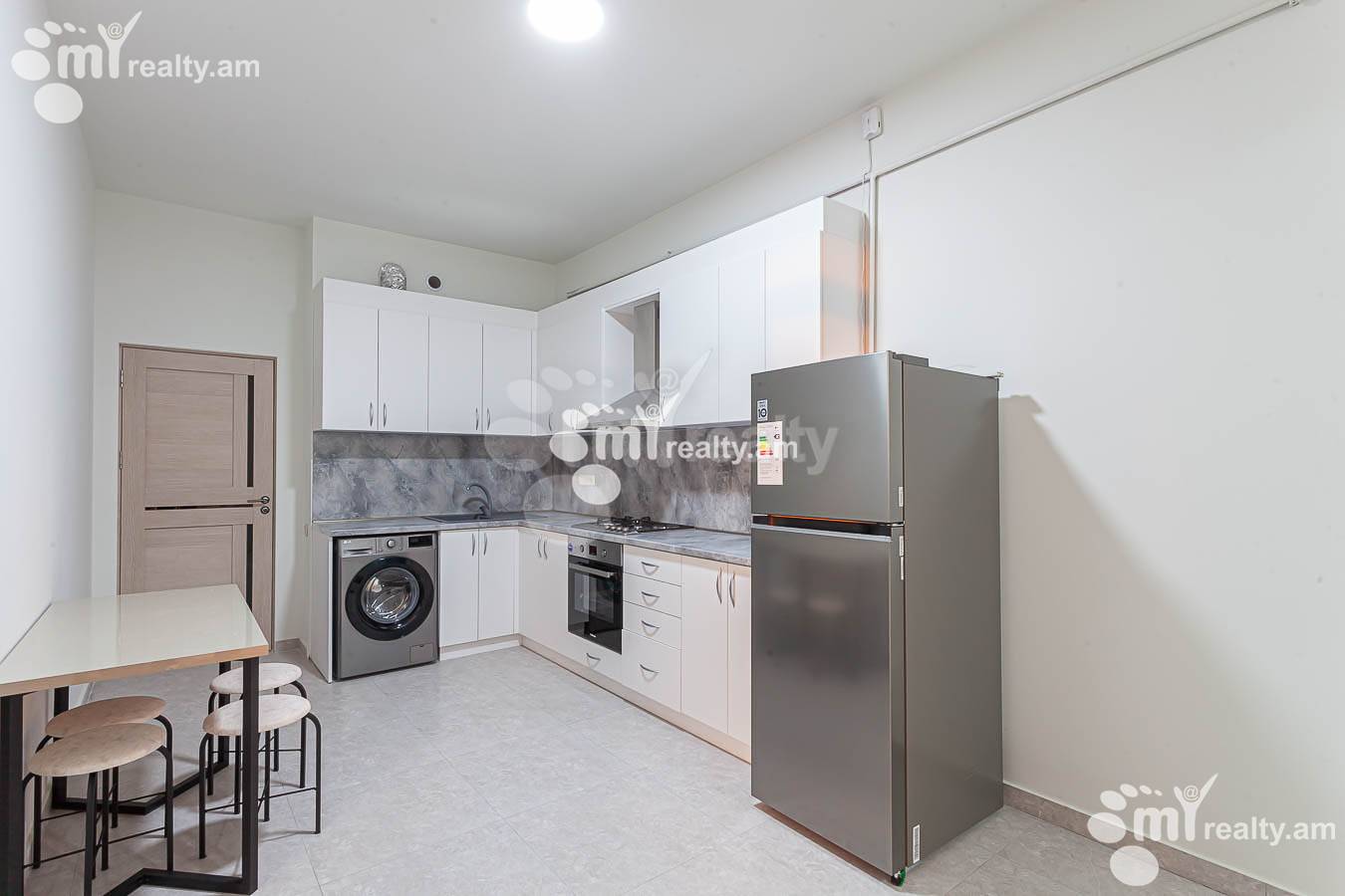 3 bedroom apartment for rent خیابان آرگیشتی, مرکز شهر ایروان, 154236