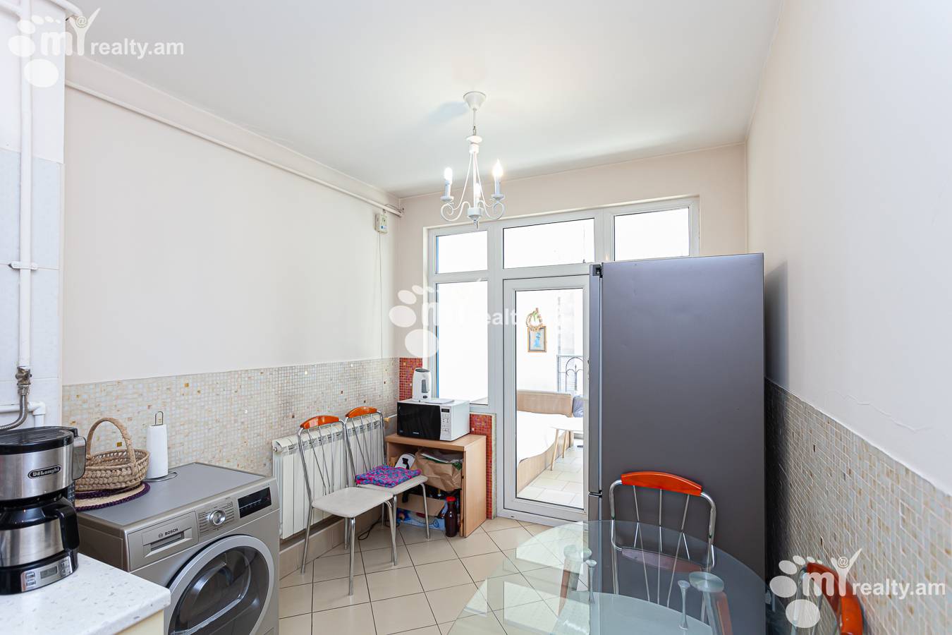 3 սենյականոց բնակարան  Նալբանդյան փող, Կենտրոն Երևան, 152406