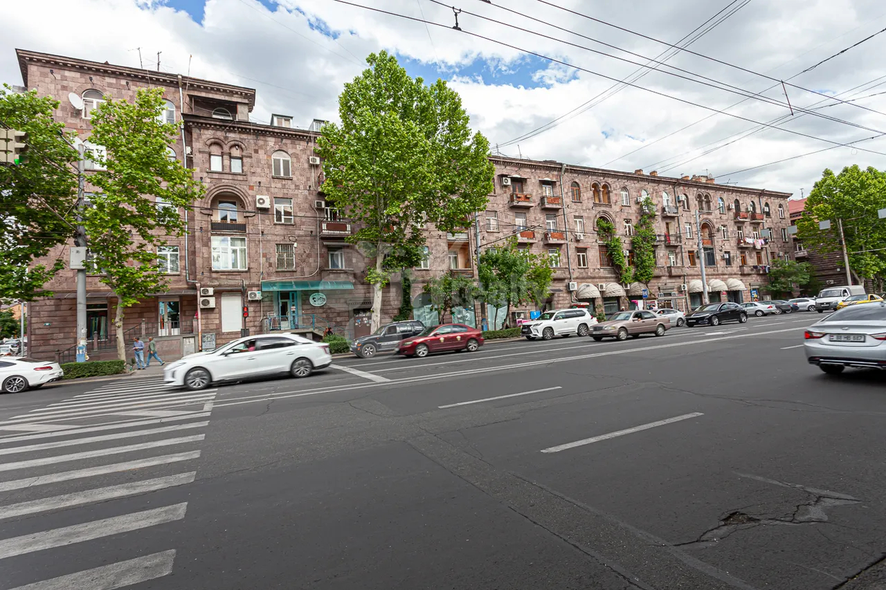 3 bedroom apartment for sale Tigran Mets Ave, Center Yerevan, 160651