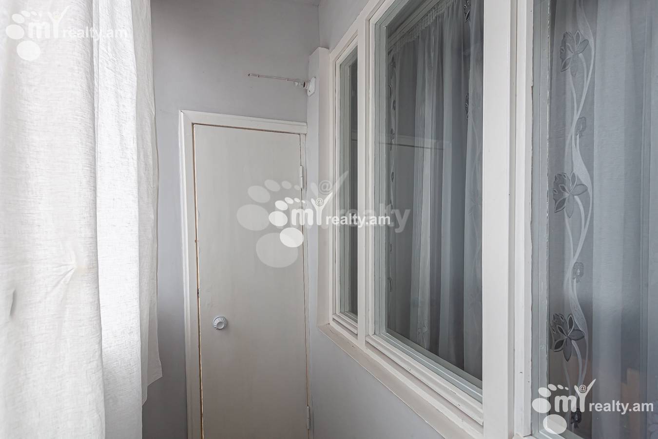 3 bedroom apartment for sale Kajaznuni St, Center Yerevan, 145073