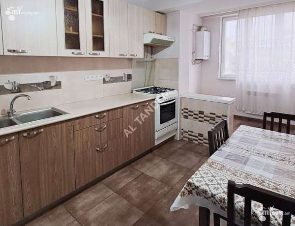 varcov-bnakaran/2-senyakanoc/Vardanants+St/Center/Yerevan