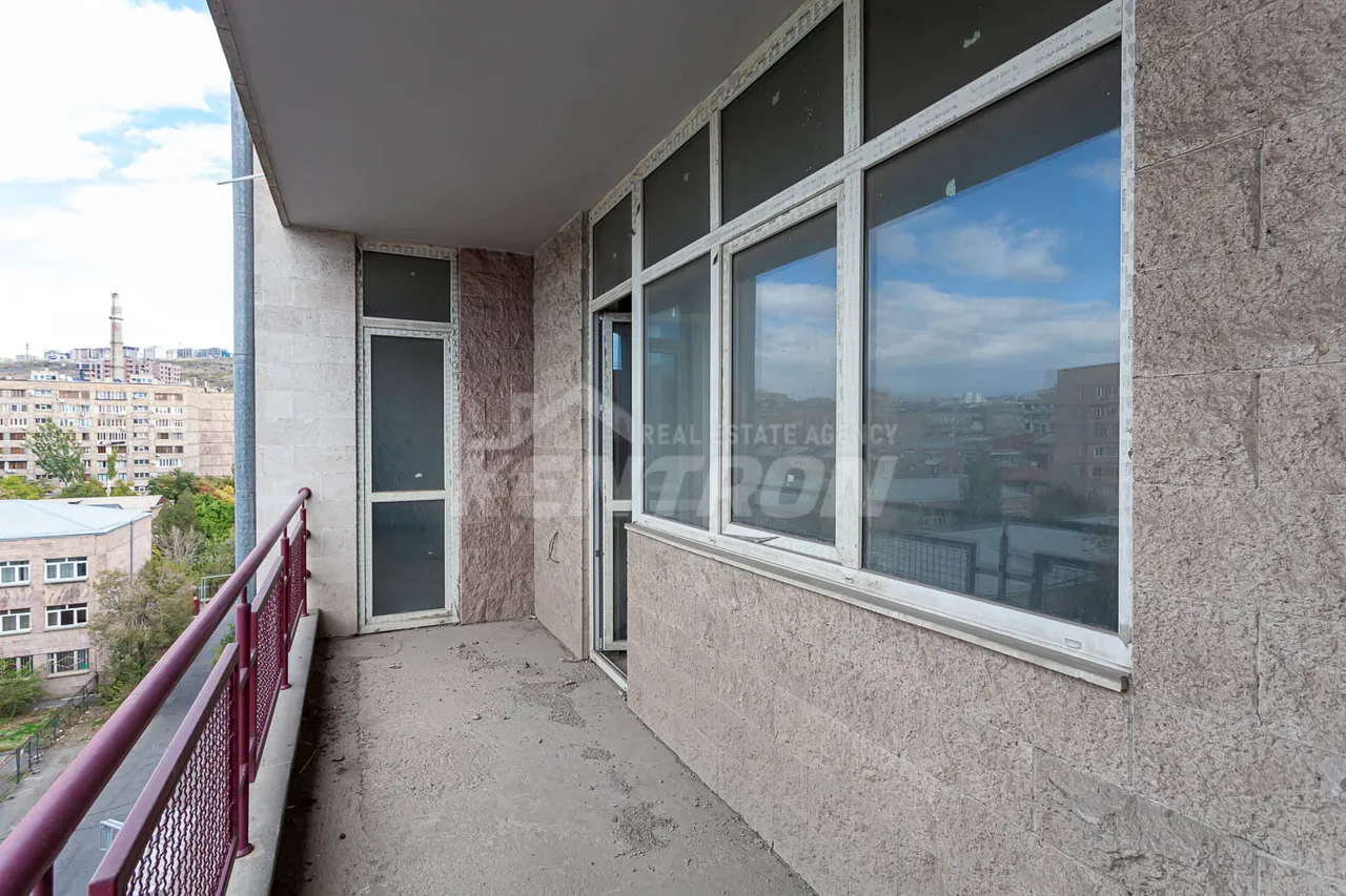 3 սենյականոց բնակարան  Ռոստոմի փող, Կենտրոն Երևան, 157234