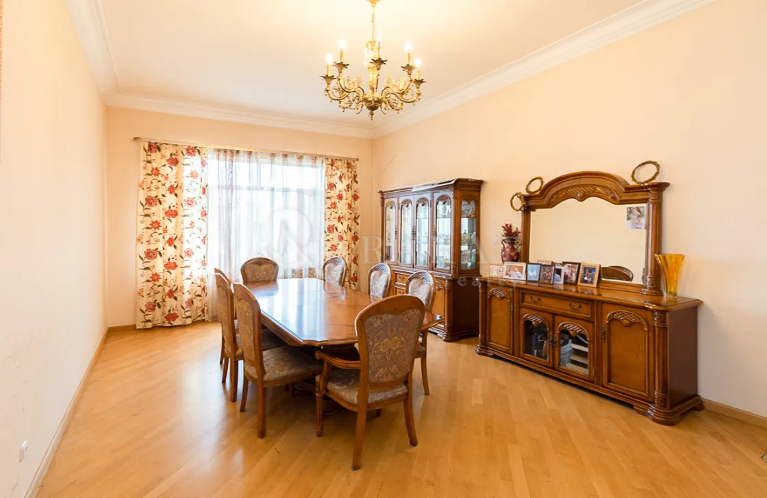 5 bedroom apartment for sale Zakyan St, Center Yerevan, 161876