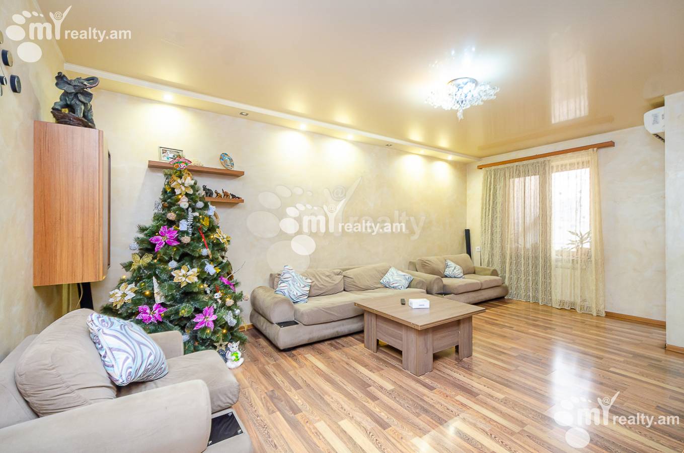 Купить 3 комнатную квартиру Тпагричнер ул, Центр Ереван, 150499