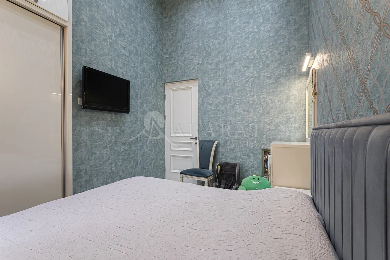 4 bedroom apartment for sale خیابان آدونس, عربگیر ایروان, 159645