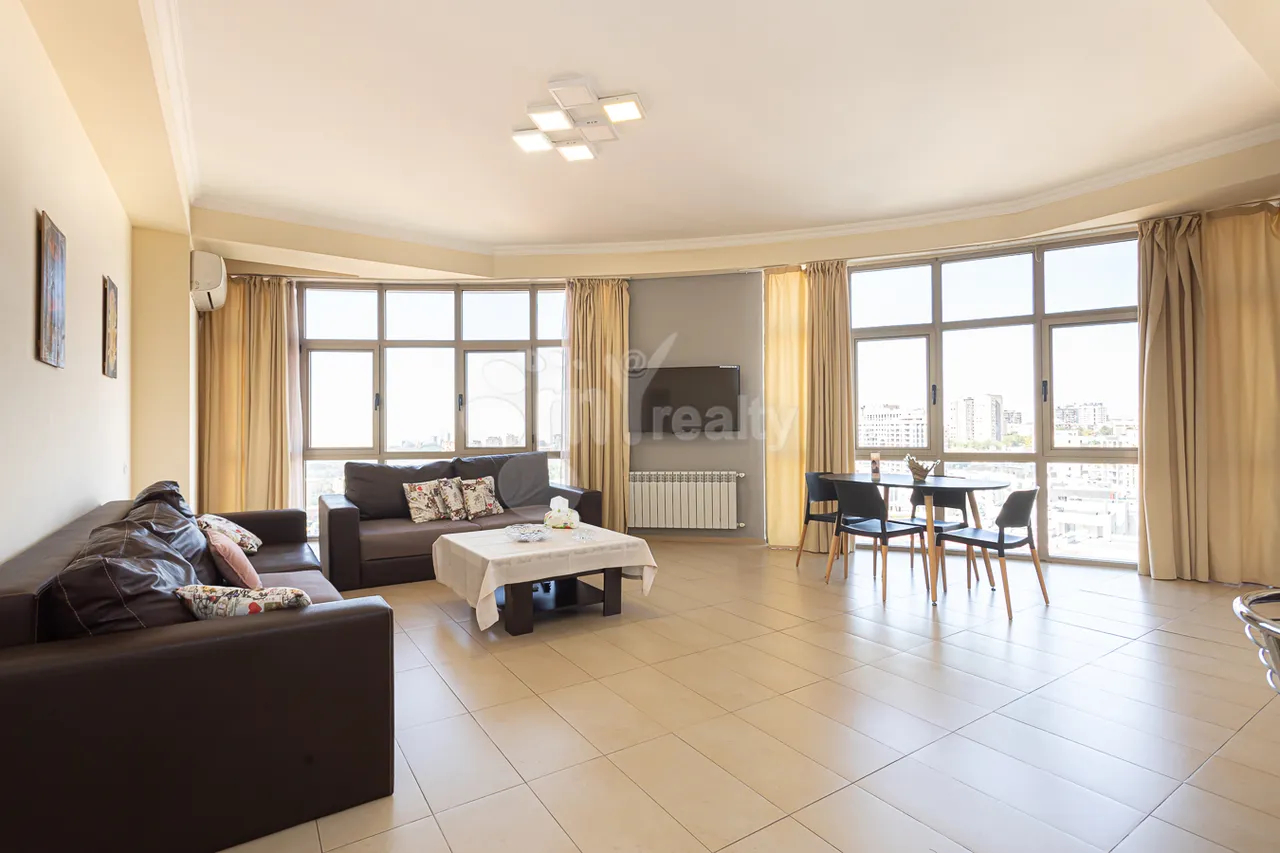 4 bedroom apartment for sale خیابان آنتارایین, مرکز شهر ایروان, 157846