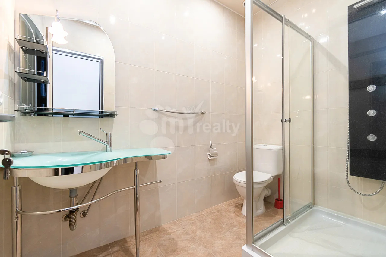 4 bedroom apartment for rent Aram St, Center Yerevan, 159129