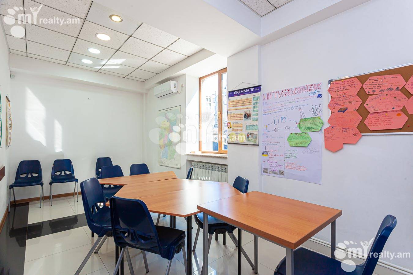 Снять коммерческoе помещение Мгер Мкртчян ул, Центр Ереван, 156329