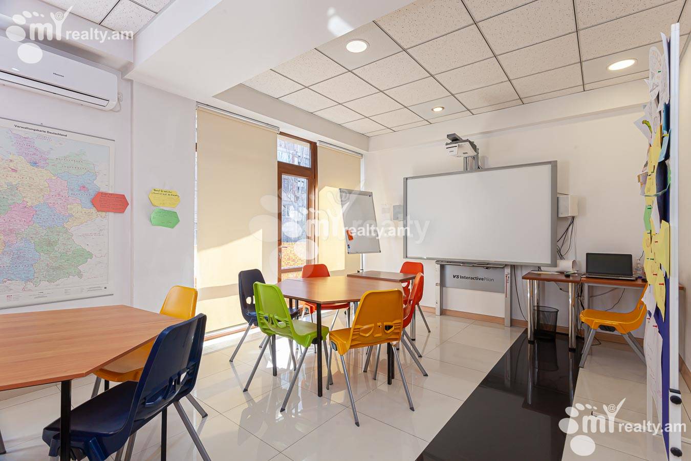 Снять коммерческoе помещение Мгер Мкртчян ул, Центр Ереван, 156329