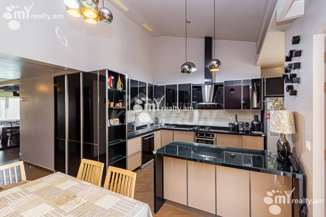 6 սենյականոց բնակարան  Ծարավ Աղբյուրի փող., Ավան Երևան, 152021