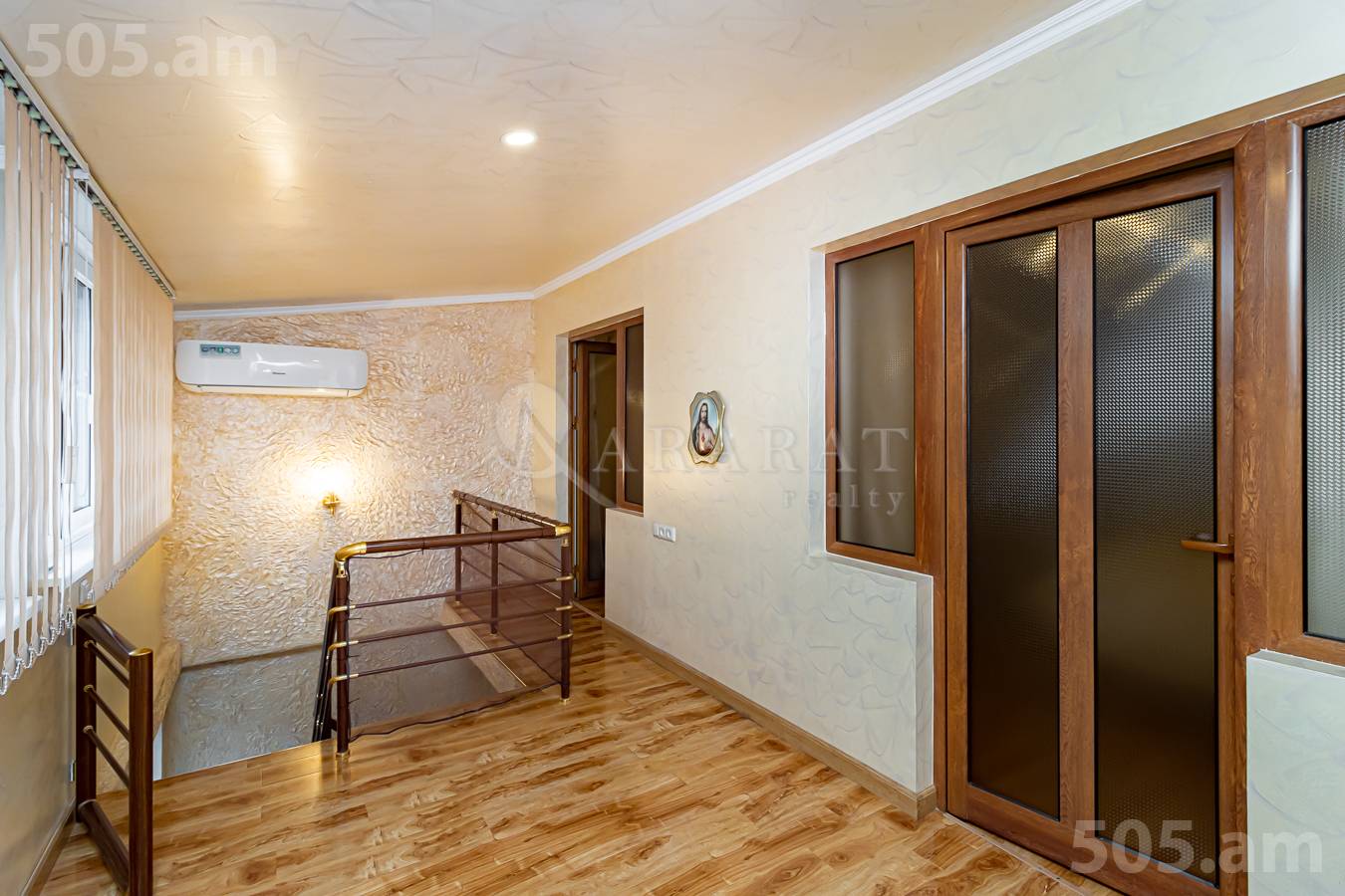 Купить 5 комнатную квартиру Г.Кочар ул, Арабкир Ереван, 154322