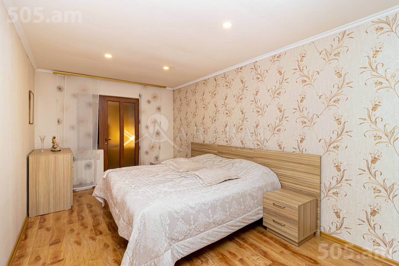 Купить 5 комнатную квартиру Г.Кочар ул, Арабкир Ереван, 154322