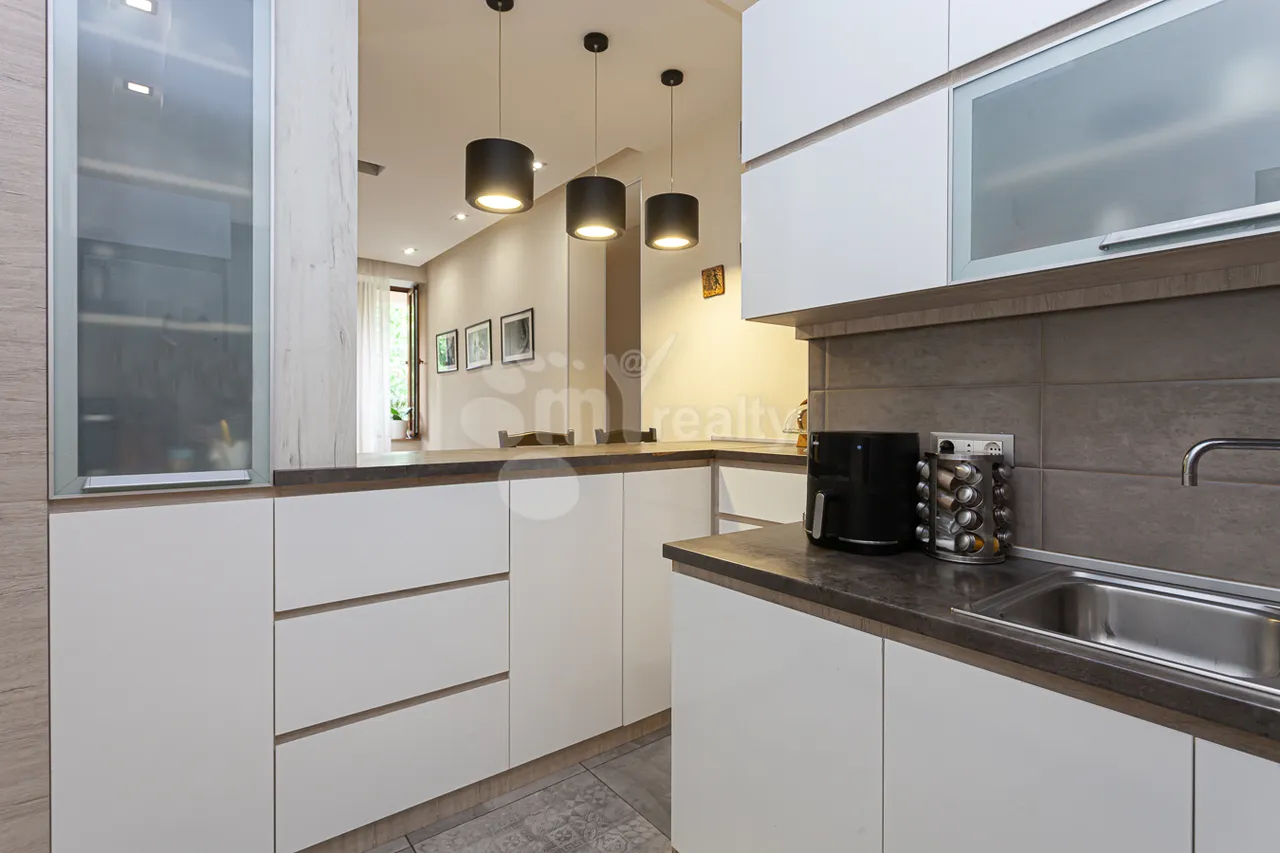 4 bedroom apartment for sale Ler. Kamsar St, Center Yerevan, 160740
