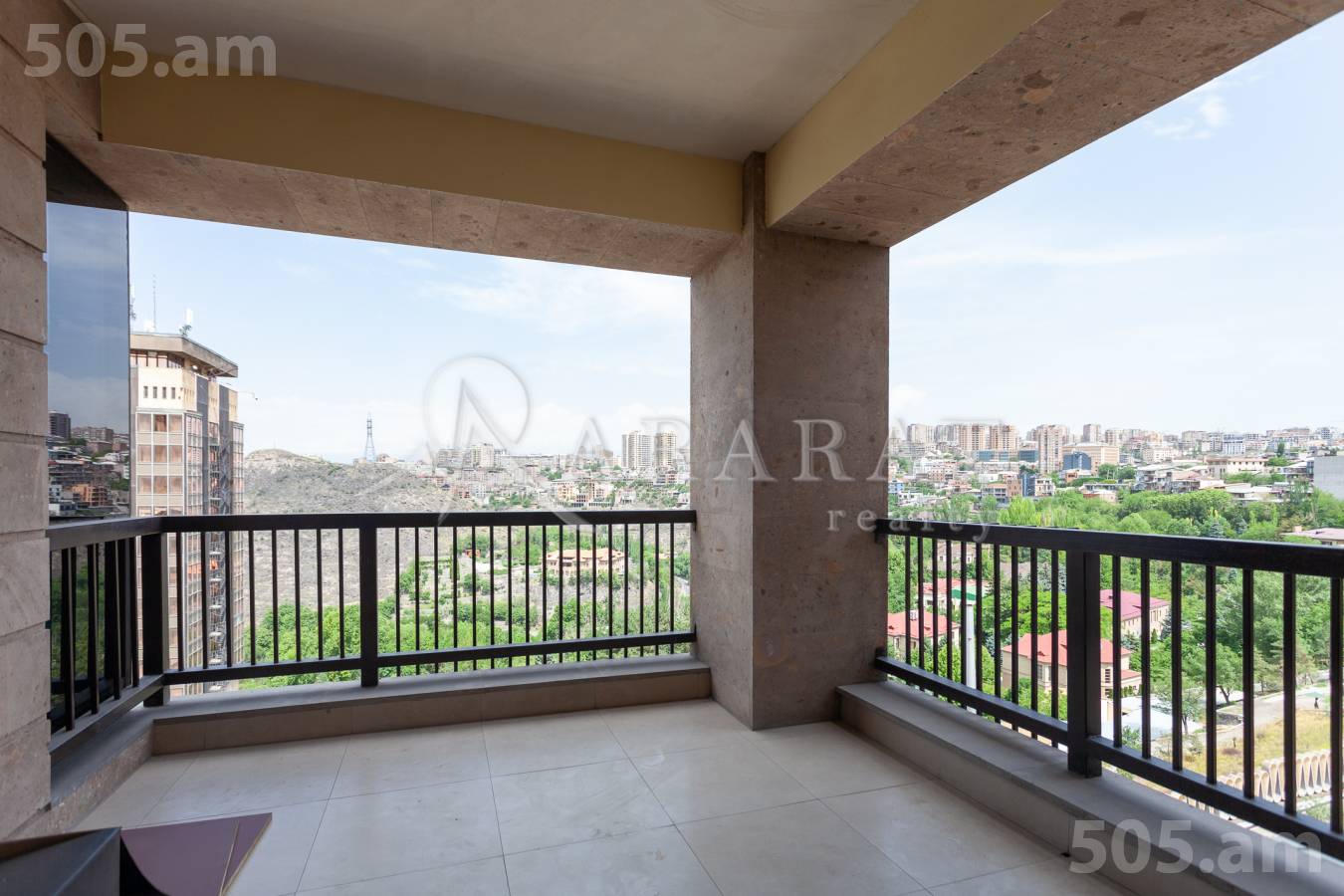 Купить 3 комнатную квартиру Паронян ул, Центр Ереван, 135006