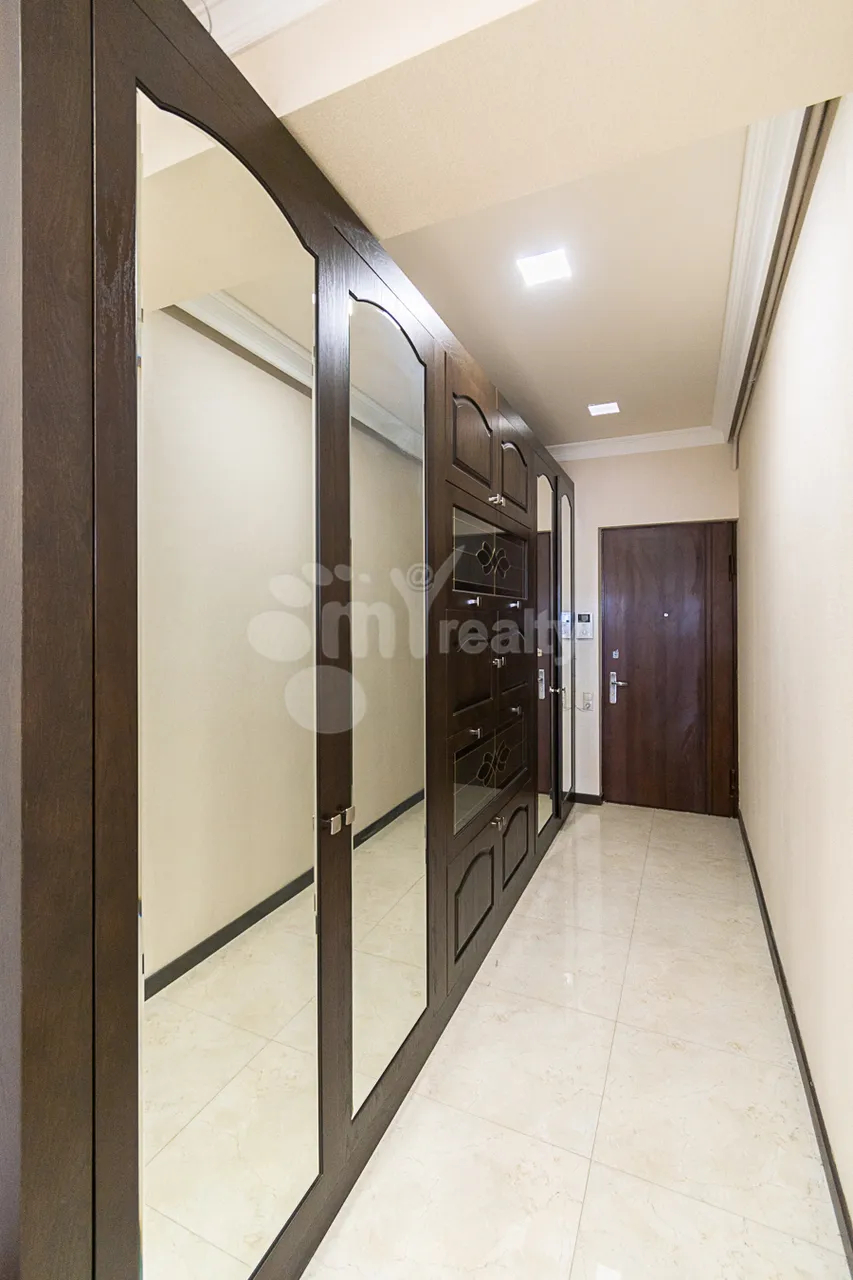 3 bedroom apartment for sale خیابان آنتارایین, مرکز شهر ایروان, 160385
