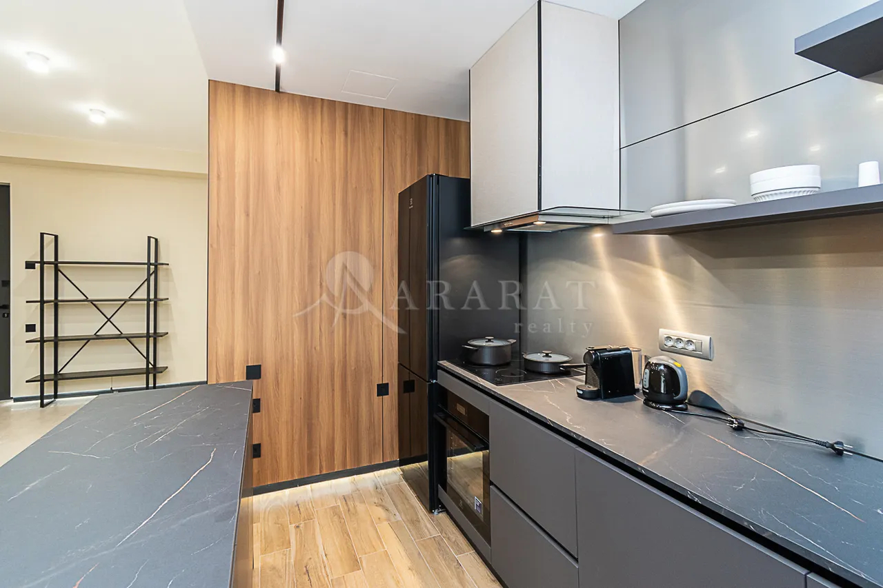 3 bedroom apartment for sale Amiryan St, Center Yerevan, 161931