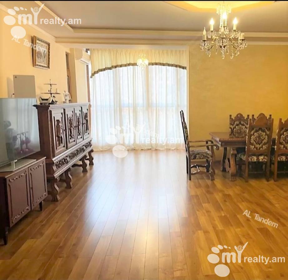 4 bedroom apartment for sale Aram St, Center Yerevan, 129127