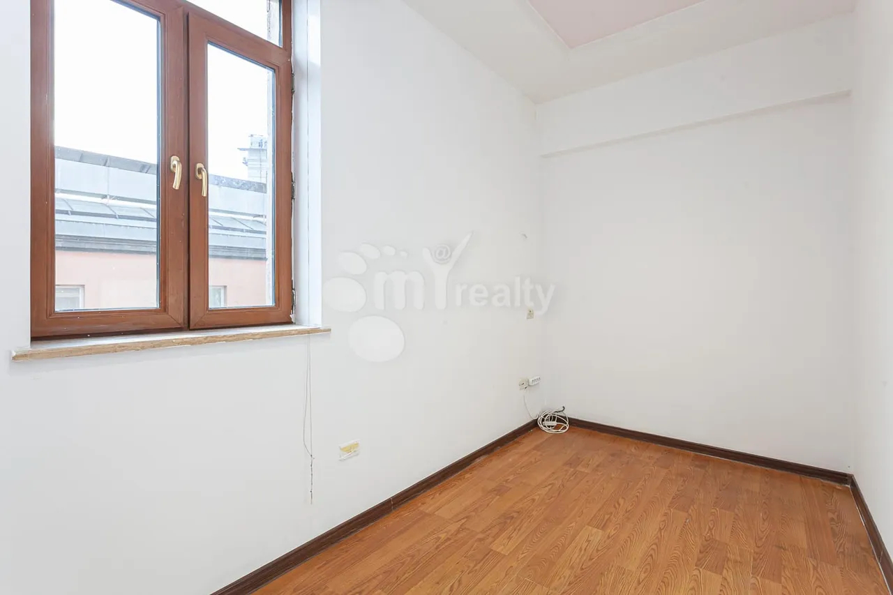 3 bedroom apartment for sale Abovyan St, Center Yerevan, 157552