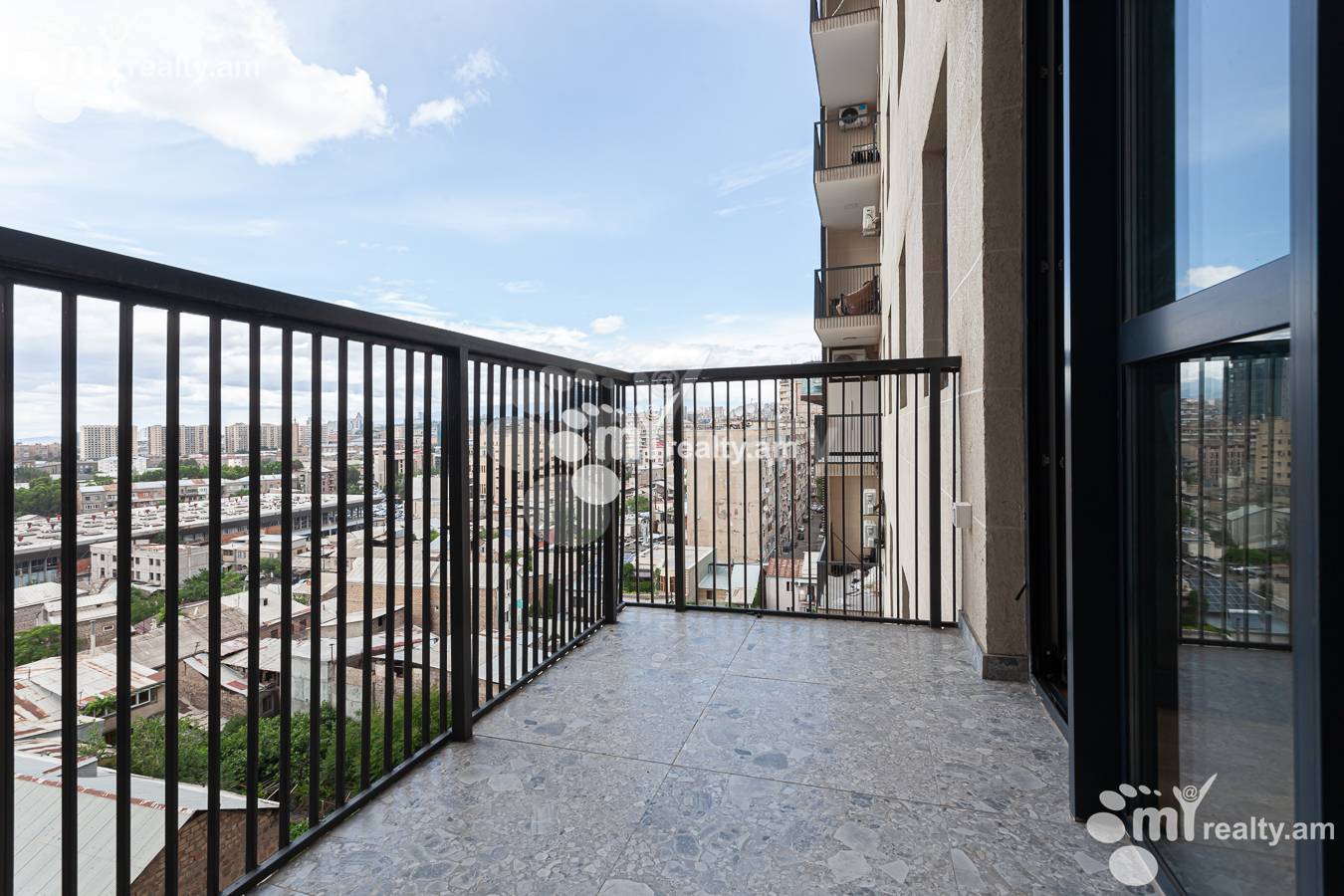 3 bedroom apartment for rent Rostom St, Center Yerevan, 155574