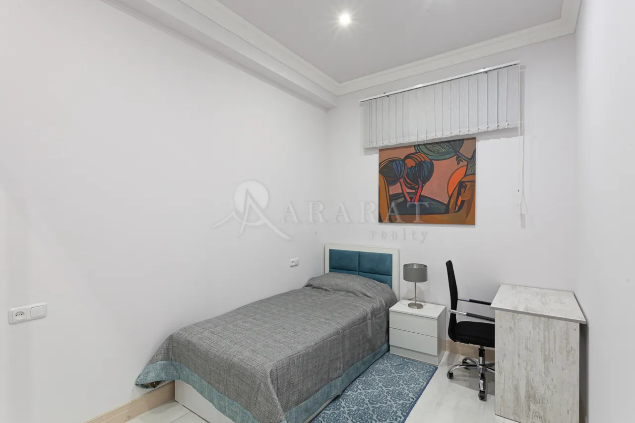 3 սենյականոց բնակարան  Ամիրյան փող, Կենտրոն Երևան, 159135