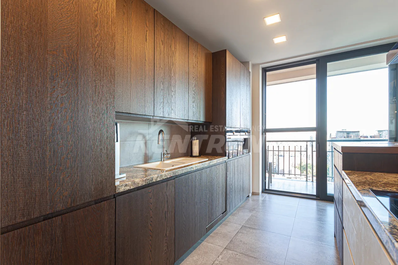 4 bedroom apartment for sale D. Demirchyan St, Center Yerevan, 161940