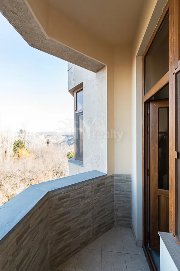 2 սենյականոց բնակարան  Վ.Փափազյան փող, Արաբկիր Երևան, 159652