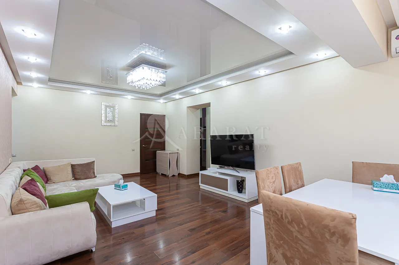 4 bedroom apartment for sale Nalbandyan St, Center Yerevan, 158810