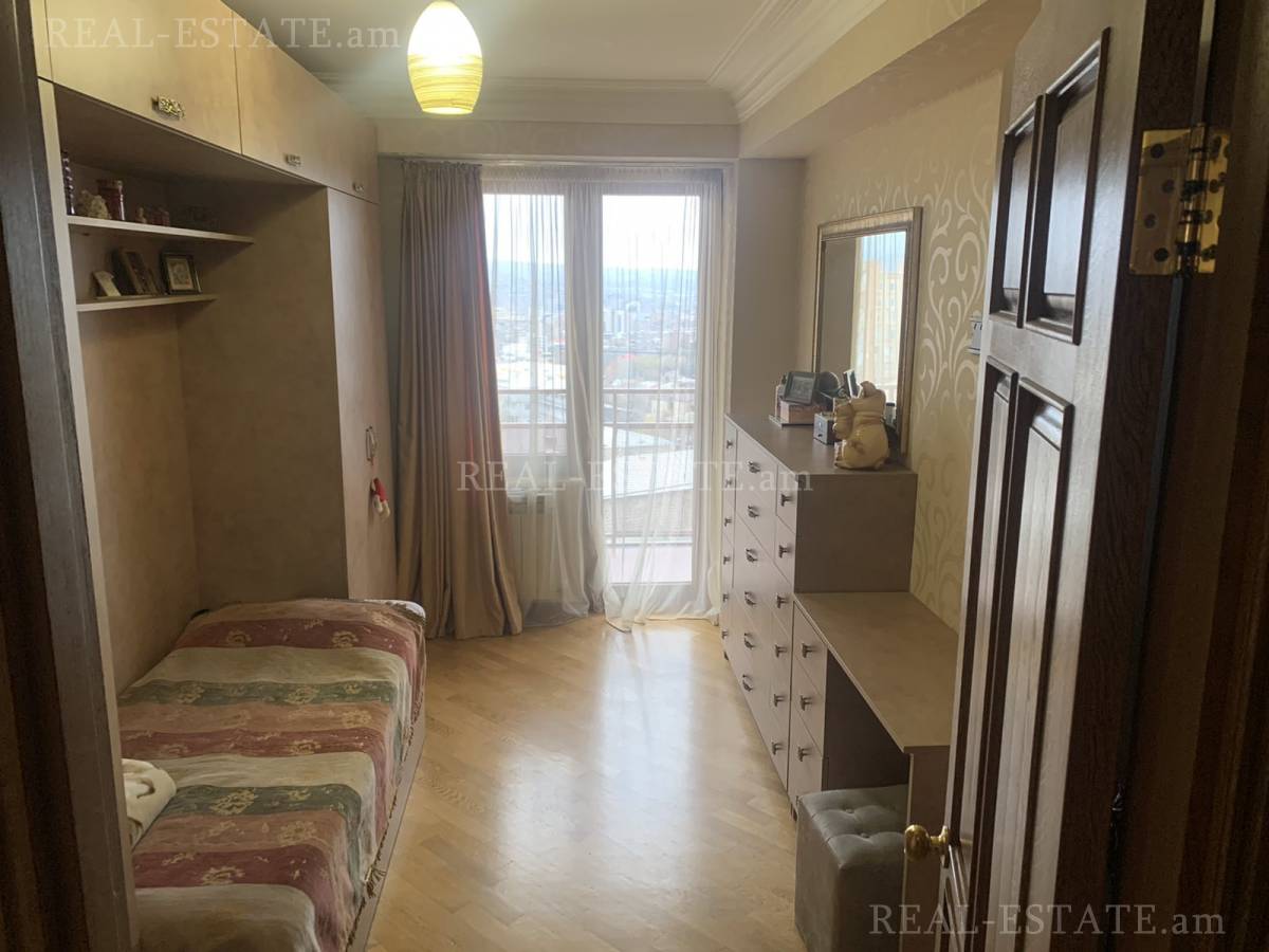 Купить 4 комнатную квартиру Гулакян ул, Арабкир Ереван, 133258