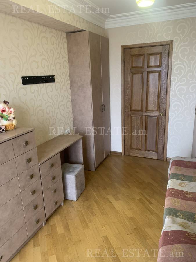 Купить 4 комнатную квартиру Гулакян ул, Арабкир Ереван, 133258