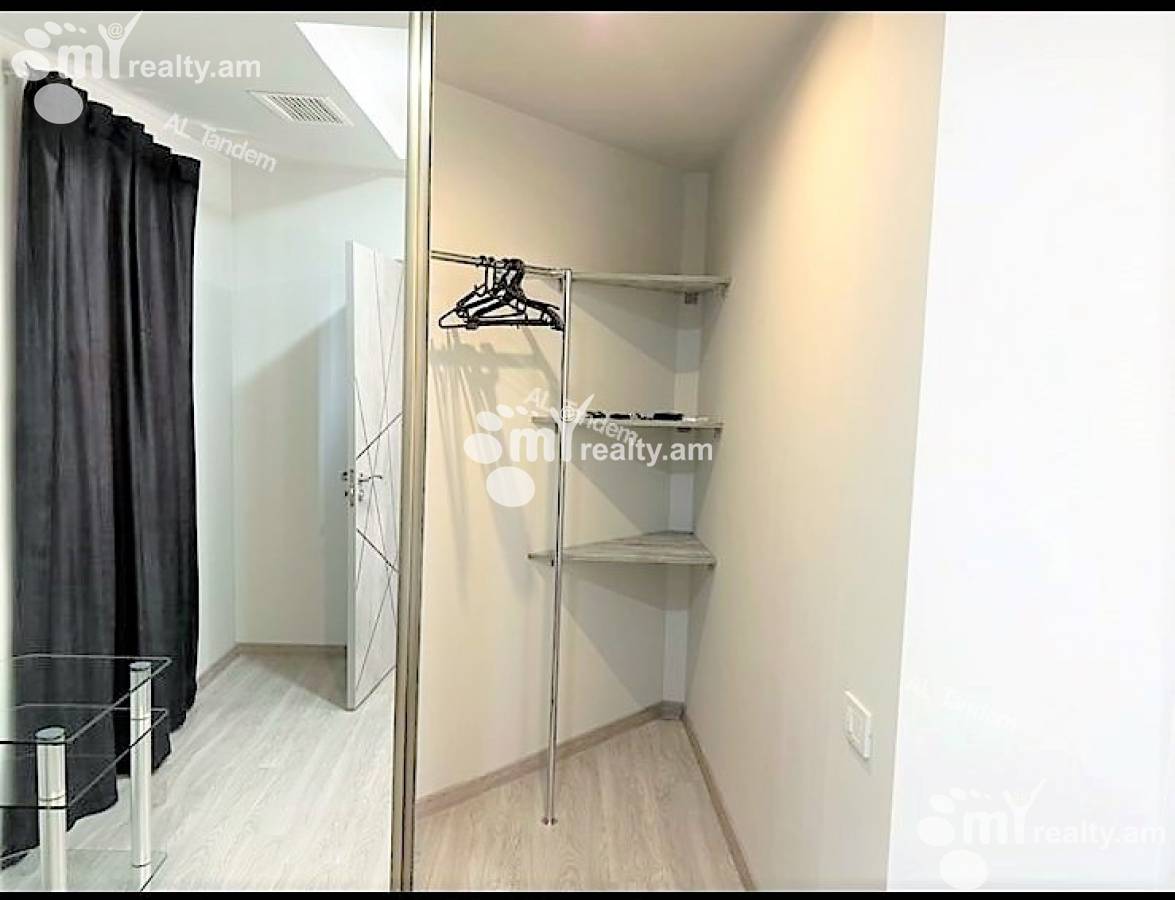 3 սենյականոց բնակարան  Աբովյան փող, Կենտրոն Երևան, 140263