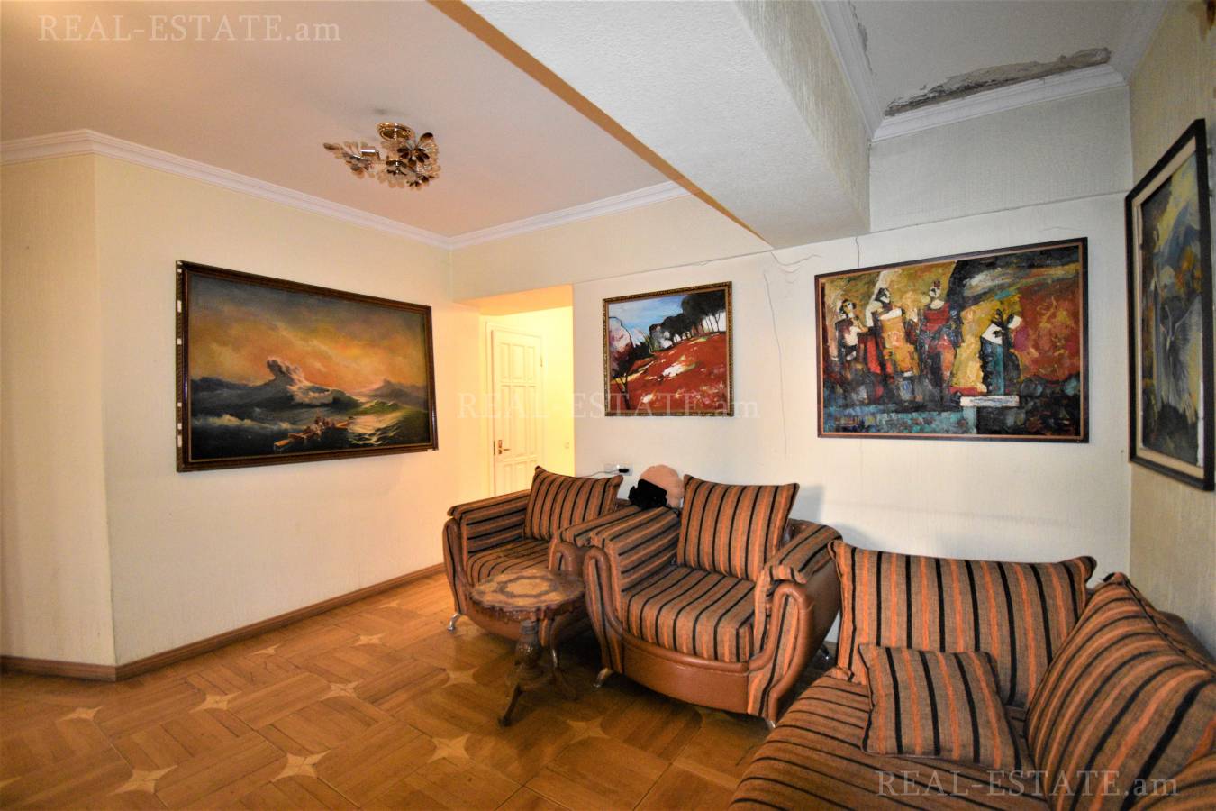 3 սենյականոց բնակարան  Սայաթ-Նովայի պող, Կենտրոն Երևան, 117966