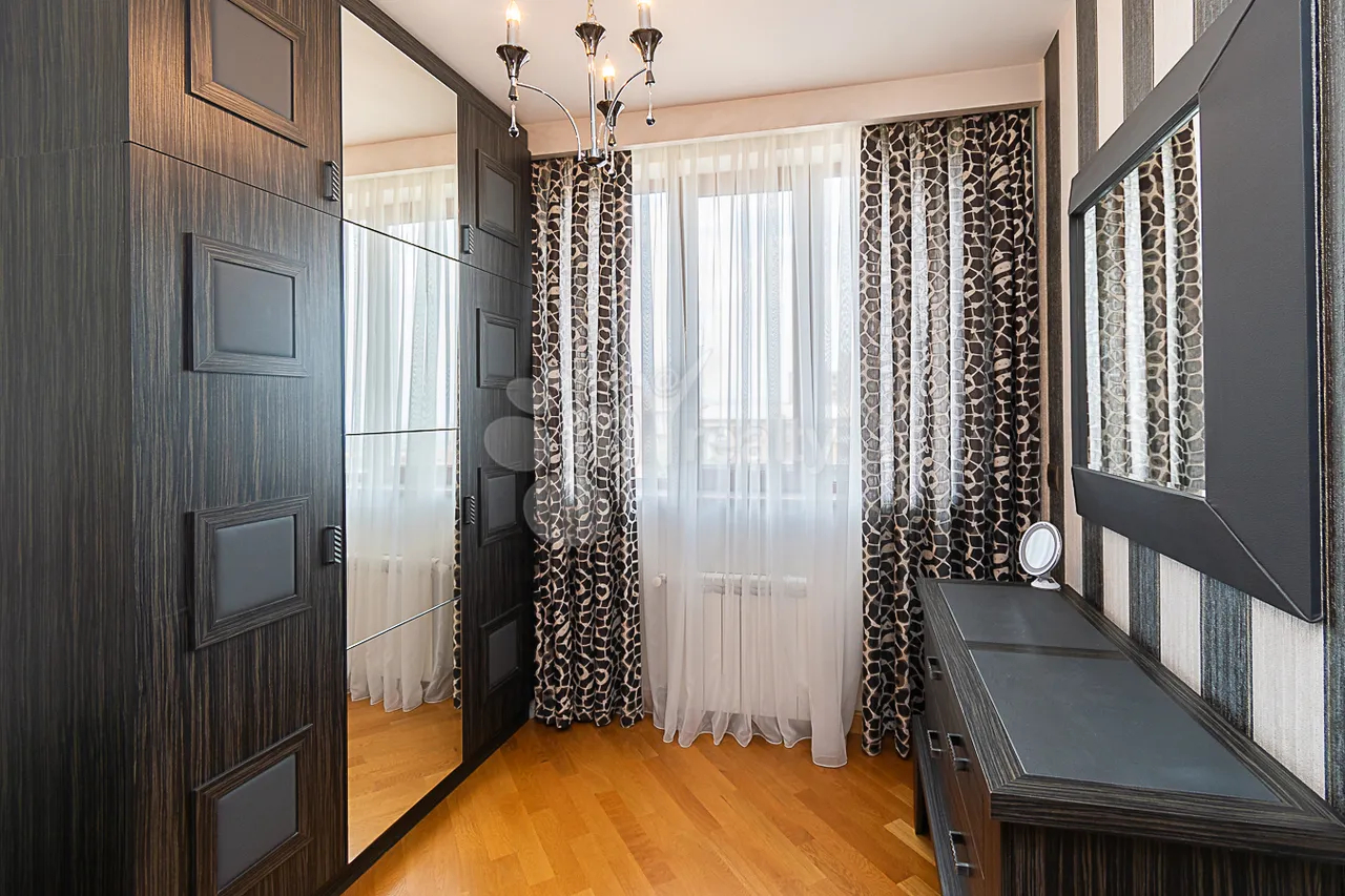 3 bedroom apartment for sale Hambardzumyan St, Arabkir Yerevan, 161263