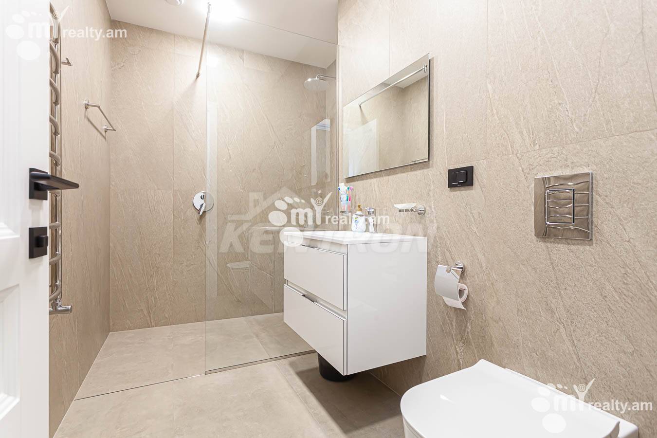 4 bedroom apartment for sale خیابان رُستُم, مرکز شهر ایروان, 153661