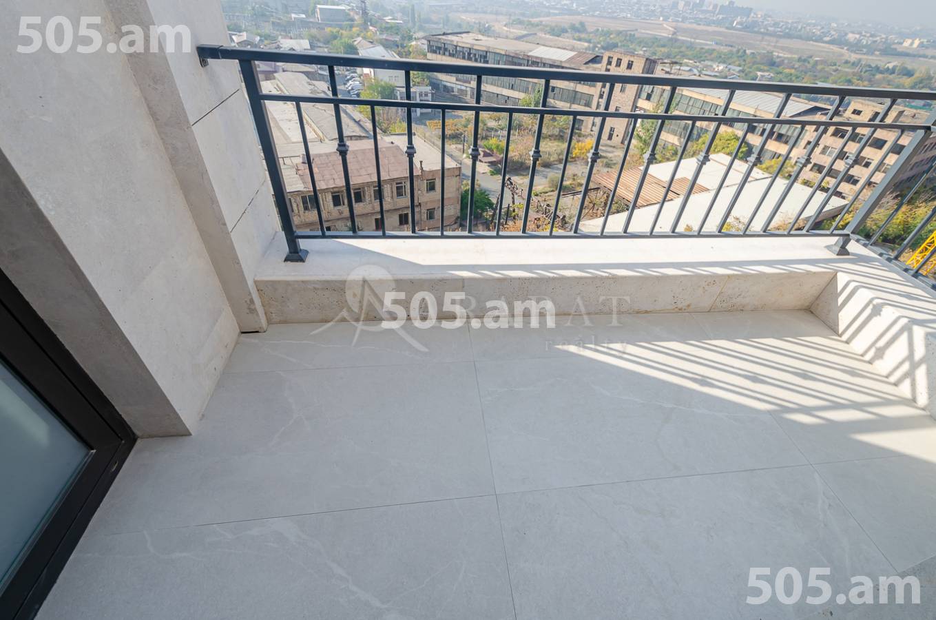 Купить 4 комнатную квартиру Аршакуняц пр, Центр Ереван, 153656