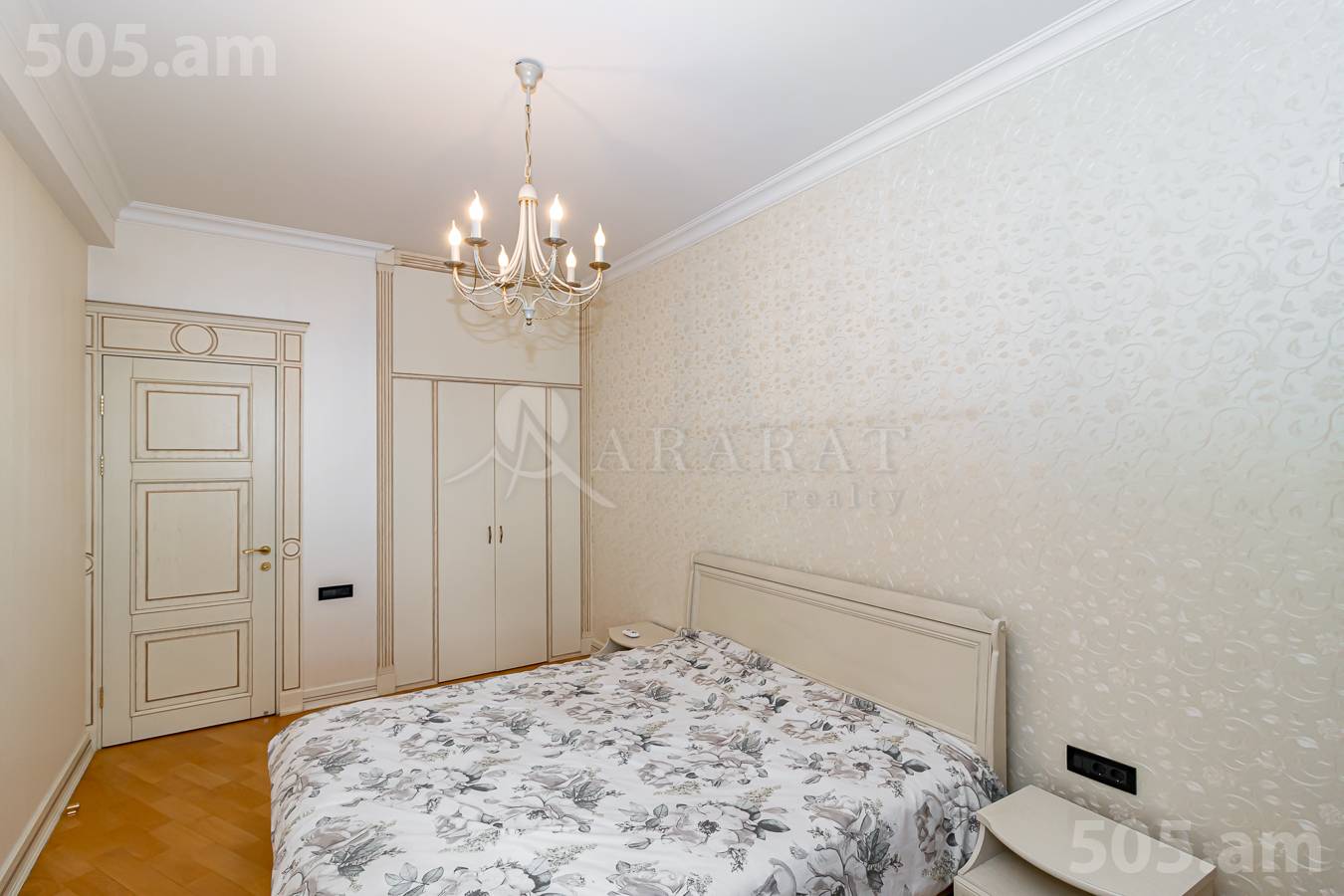 3 սենյականոց բնակարան  Ծիծեռնակաբերդի խճուղի, Կենտրոն Երևան, 153588