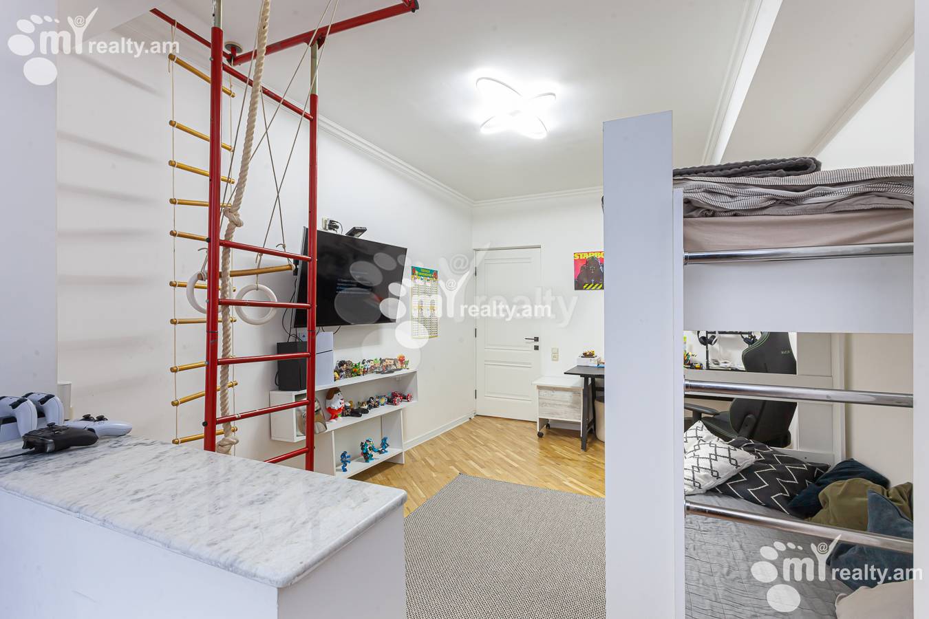 3 bedroom apartment for sale Hanrapetutyan St, Center Yerevan, 154693